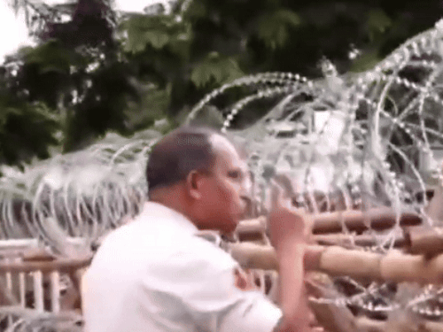 भुवनेश्वर ACP बोले-कोई बैरिकेडिंग तक आए तो टांग तोड़ देना:पुरी रथयात्रा में हादसे के बाद CM हाउस घेरने आ रही थीं विपक्षी पार्टियां