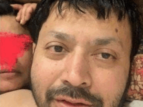 आपत्तिजनक फोटो पोस्ट कर मजीठिया का दावा, इनमें पंजाब मंत्री:अकाली नेता बोले- AAP के रवजोत दिख रहे महिला संग, जल्द वीडियो जारी करेंगे