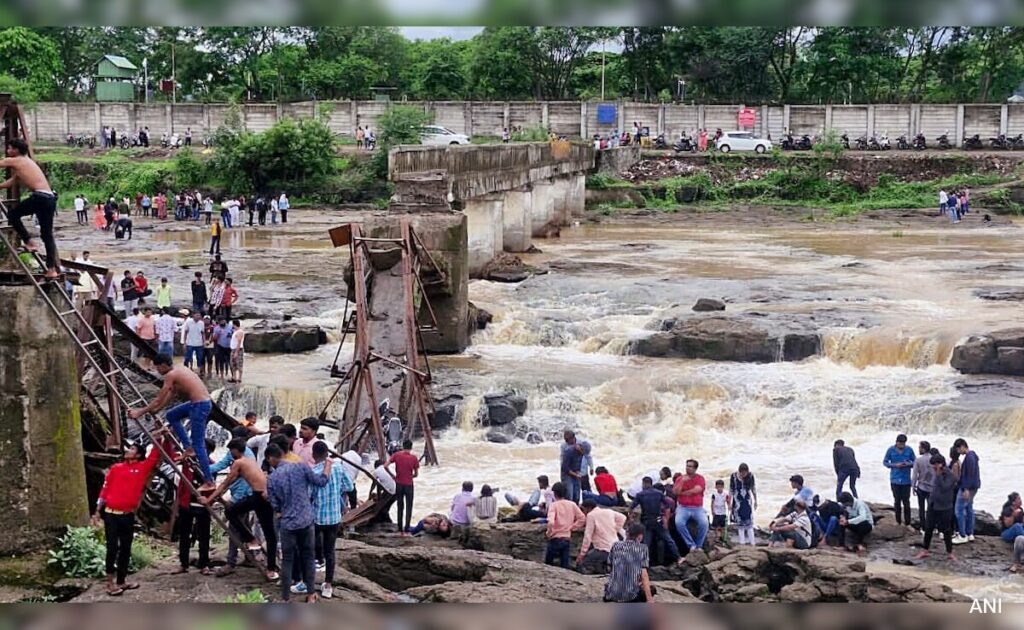 5 Days Before Pune Bridge Collapsed, Order To Build New One Was Passed