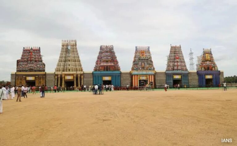 AIADMK Faces Backlash After Clip Targeting Periyar, Annadurai Played At Lord Muruga Conference