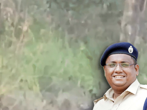 ट्रैप में फंसे ASP...10 घंटे पहले लगी थी IED:नक्सलियों ने पहले थाने से 2KM दूर आगजनी की; जांच करने पहुंचे अफसर तो हुआ धमाका