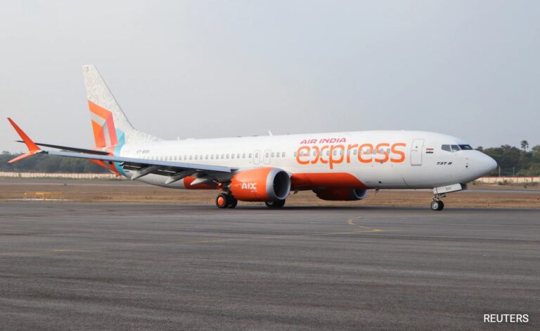 Air India Express Flight To Kolkata Delayed, Plane On Runway For An Hour