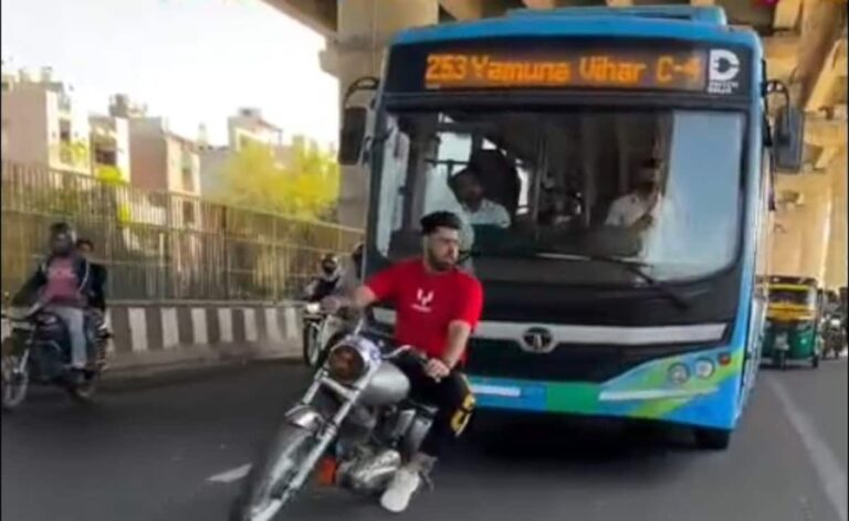 Video: Biker Performs Zig-Zag Stunt In Front Of Delhi Bus, Bike Scrapped