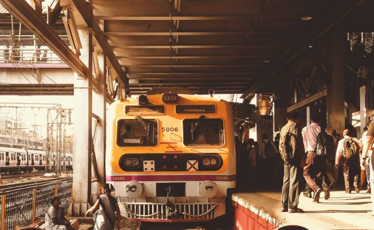 Thane Man Ignored Friend's Advice To Stand Near Train Door, That Probably Saved Him
