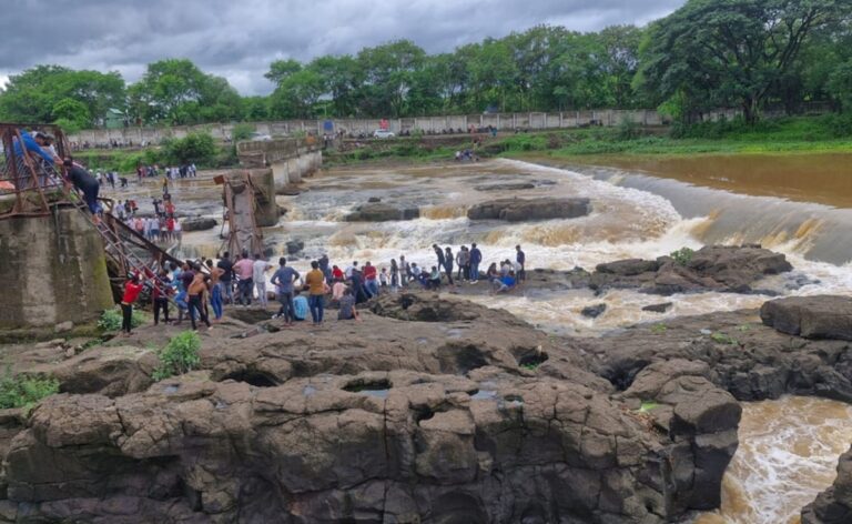 Pune Bridge Collapse Live Updates: Bridge Near Pune Collapses, 6 Dead, Several Feared Drowned