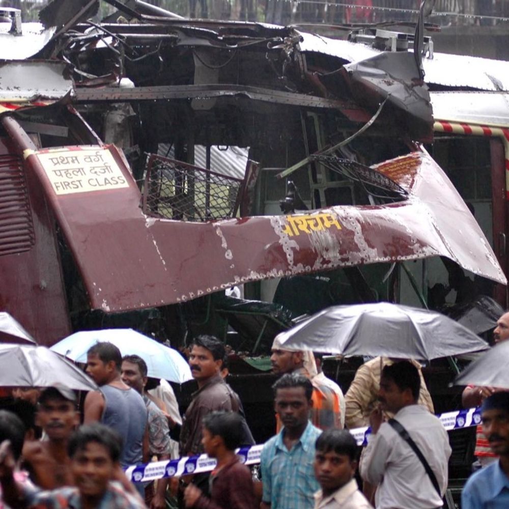 2006 मुंबई ट्रेन ब्लास्ट केस, महाराष्‍ट्र सरकार सुप्रीम कोर्ट पहुंची:बॉम्बे हाईकोर्ट ने सभी 12 आरोपियों को बरी कर दिया था; धमाकों में 189 मौतें हुई थीं