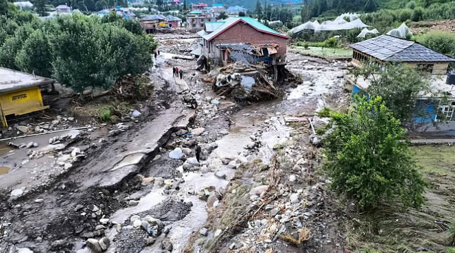 Opera Snapshot_2025-07-07_112322_www.amarujala.com