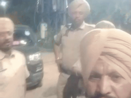 लुधियाना में पुलिसकर्मी ने कहा-ड्यूटी पर न कुर्सी, न पानी:55 की उम्र में दबके नहीं खा सकते, DSP बोले- वीडियो की जांच होगी