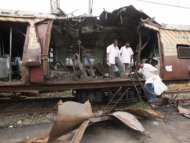 2006 मुंबई लोकल ट्रेन बम ब्लास्ट, 11 PHOTOS:11 मिनट में 7 धमाके, प्रेशर कुकर में बम रखे थे, 189 की मौत; 19 साल बाद 12 आरोपी बरी