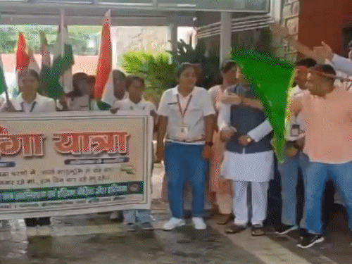 हरियाणा से कश्मीर के लाल चौक जाएगी तिरंगा यात्रा:CM सैनी ने हरी झंडी दिखाई; बोले-बेटियां यहां भी अव्वल, यात्रा का मैनेजमेंट बेटियों पर