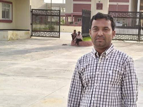 राजस्थान के स्टूडेंट ने भरा उपराष्ट्रपति पद के लिए नामांकन:जयपुर में पढ़ाई कर रहे, जैसलमेर में 1 वोट से हार चुके वार्ड पंच का चुनाव