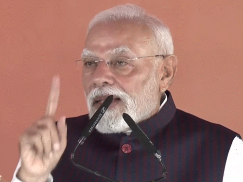 मोदी बोले- कांग्रेस अपनी हरकतों से बाज नहीं आ रही:हमने टैक्स घटाया, वो अब भी लूट में लगे; 2जी के दौर भूल गए, जब चुटकुले बनते थे