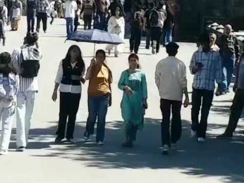 हिमाचल में गर्मी से छूटने लगे पसीने:ऊना का पारा 37.6 डिग्री सेल्सियस पहुंचा; 14 शहरों में 30 पार तापमान, 4 अक्टूबर को बारिश