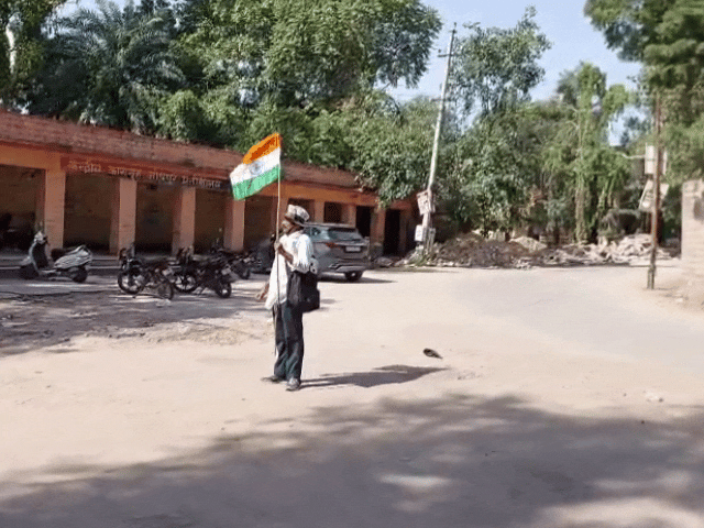 सोनम वांगचुक के समर्थन में जोधपुर-जेल के बाहर पहुंचा युवक:बोला- लेह-लद्दाख के सभी नागरिक देशभक्त; पुलिस ने डिटेन किया