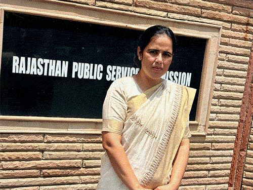 नूंह की पूर्व सरपंच बनीं राजस्थान में अधिकारी:शादी के 8 माह बाद पति की मौत हुई, MSC पास की; DC की नेम प्लेट से प्रेरणा मिली