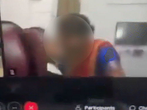 दिल्ली हाईकोर्ट का वकील लाइव सुनवाई में रोमांस करने लगा:महिला को हाथ पकड़कर खींचा, KISS किया; लैपटॉप का कैमरा ऑन था