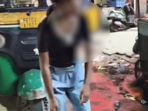 लुधियाना में नशे में झूमती युवती का VIDEO:न आंखें खुल रहीं, न ढंग से खड़ी हो पा रही; ACP बोले- शायद तबीयत खराब थी