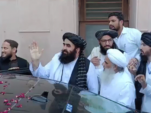 देवबंद में अफगानी विदेश मंत्री की स्पीच कैंसिल:महिला पत्रकारों पर बंदिश लगी थी, देवबंद ने कहा था- पर्दे में बैठें