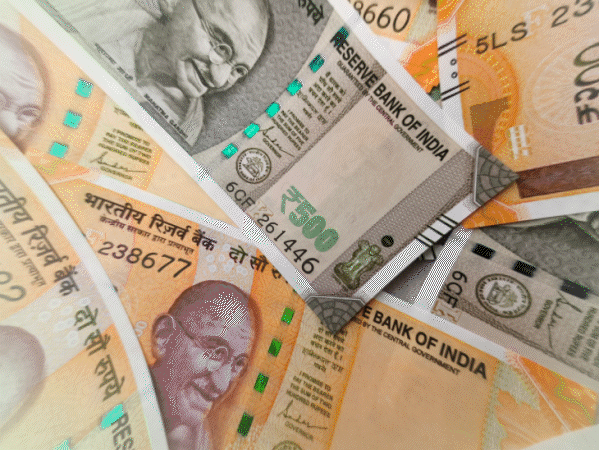 11 पुलिसकर्मियों पर डकैती का केस, SDOP समेत 6 गिरफ्तार:सिवनी में हवाला के 3 करोड़ में हेरफेर, आरोपी छोड़ा था; सीएम बोले- किसी को छोड़ेंगे नहीं