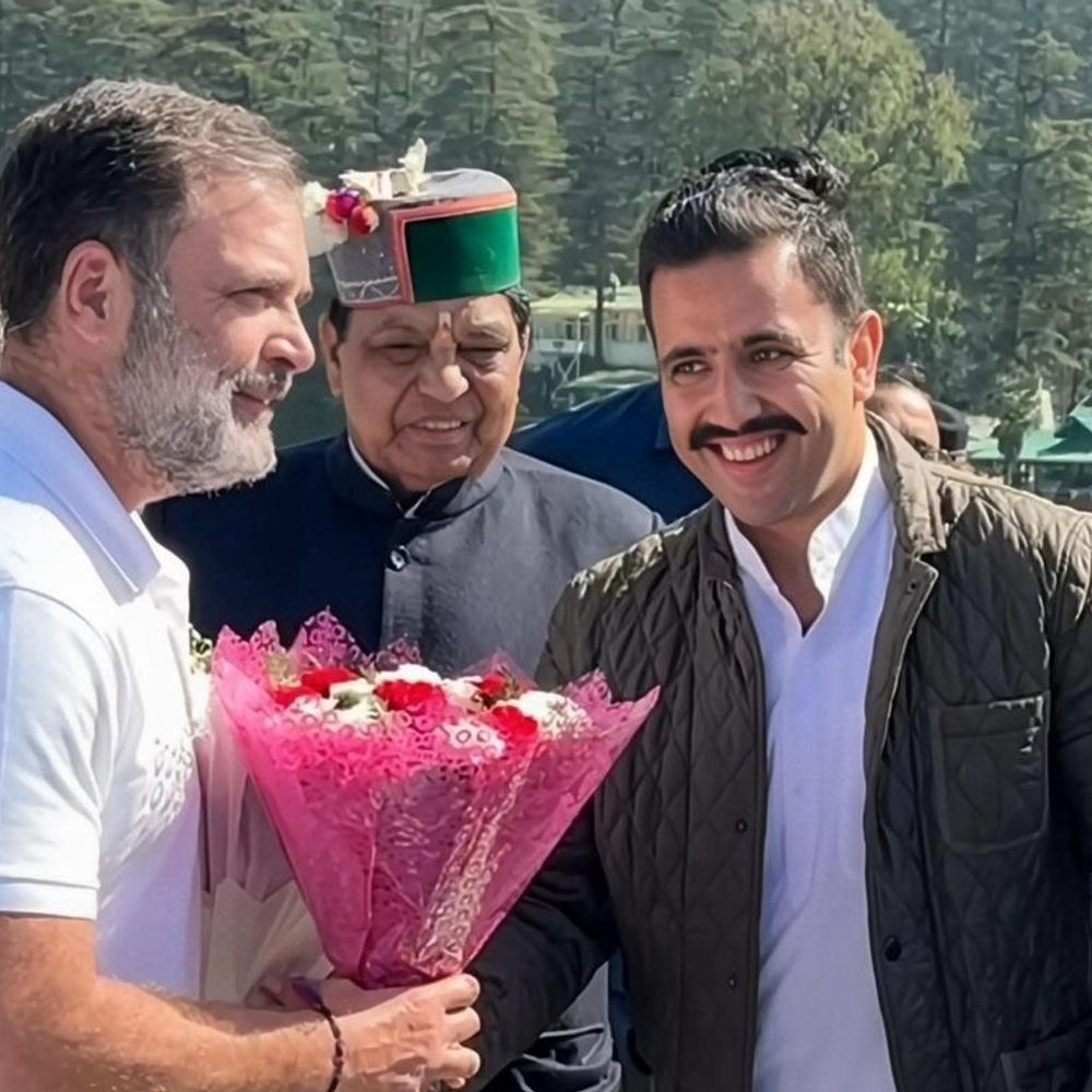 शिमला पहुंचे राहुल गांधी:सोनिया-प्रियंका वाड्रा के साथ छराबड़ा में रुकेंगे; सीएम सुक्खू व PWD मंत्री विक्रमादित्य ने किया स्वागत