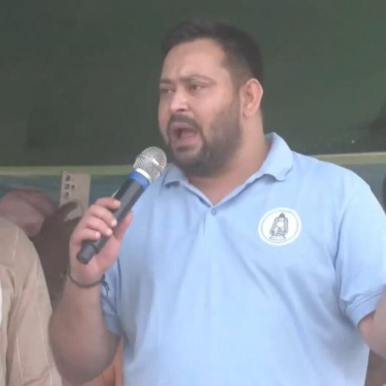 तेजस्वी का तंज- फैक्ट्री गुजरात में, जीत चाहिए बिहार में:कहा- जब लालूजी मोदी से नहीं डरते तो क्या उनका बेटा डरेगा