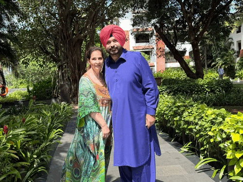 नवजोत सिद्धू की पत्नी के तीखे तेवर:कांग्रेस के अमृतसर ईस्ट इंचार्ज की फोटो के नीचे लिखा- अकाली दल, मजीठिया टीम; चुनाव लड़ने का ऐलान कर चुकीं