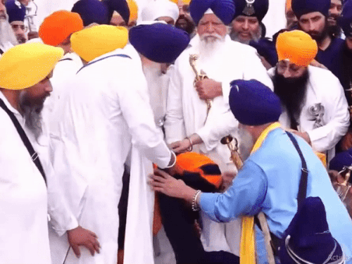 केसगढ़ साहिब में जत्थेदार गड़गज की फिर दस्तारबंदी:निहंग जत्थेबंदियों ने भी नाराजगी छोड़ी; 8 महीने पहले SGPC ने कराई थी ताजपोशी