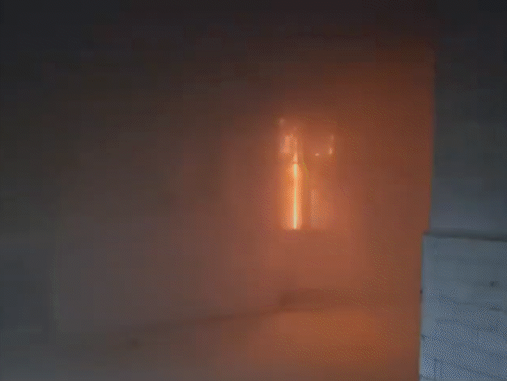 लखनऊ के रेलवे हॉस्पिटल में भीषण आग:22 मरीजों को बचाया गया, तीन मंजिला अस्पताल में भरा धुआं, अफरा-तफरी