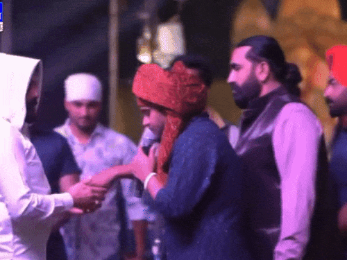 पंजाबी सिंगर ने लौटाया 10 तोले सोने का कड़ा:बोले- इसे लिया तो गुरुओं से ली शिक्षा खत्म हो जाएगी; हरियाणा में जन्मे काशीनाथ