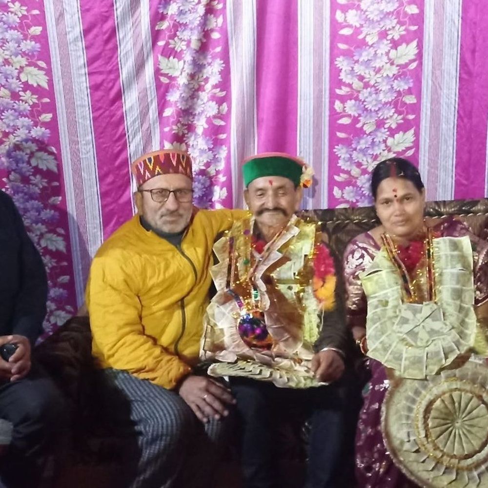 हिमाचल में 45 साल बाद घर लौटा व्यक्ति:हरियाणा में सड़क हादसे में चली गई थी याददाश्त; मुंबई में दोबारा चोट लगने पर लौटी मेमोरी