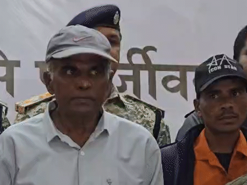 छत्तीसगढ़ में 25 लाख के इनामी नक्सली चैतू का सरेंडर:2013 के झीरम हमले का मास्टरमाइंड था, कांग्रेस नेताओं समेत 32 लोग मारे गए थे