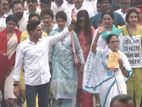 TMC बोली- SIR को लेकर बंगाल में 8वीं आत्महत्या:मतुआ समुदाय भूख हड़ताल पर बैठा; केरल सरकार भी सुप्रीम कोर्ट जाएगी