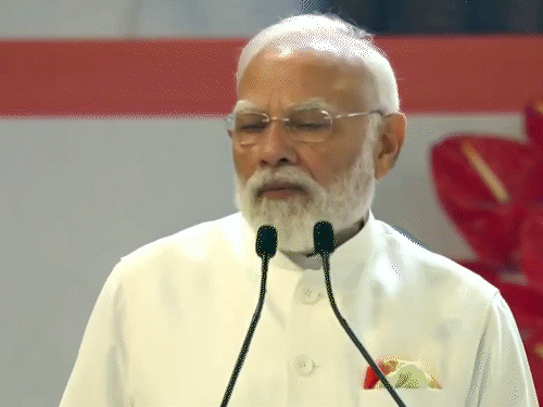 PM बोले- 1937 में वंदे मातरम् के टुकड़े हुए:इसने विभाजन का बीज बोया; नया भारत आतंक के विनाश के लिए दुर्गा बनना जानता है