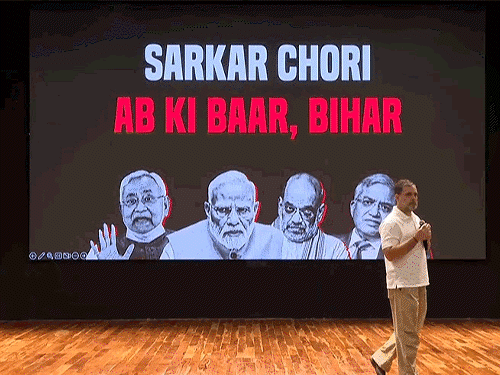 राहुल के खिलाफ 272 रिटायर्ड जजों-अफसरों का लेटर:कहा- EC की छवि बिगाड़ रही कांग्रेस; राहुल वोट चोरी पर 3 प्रेस कॉन्फ्रेंस कर चुके