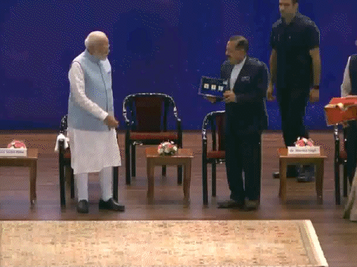 मोदी बोले- भारत तकनीक से बदलाव लाने का लीडर:1 लाख करोड़ की स्कीम लॉन्च की, कहा- हमारे पास सबसे सफल डिजिटल पब्लिक इन्फ्रास्ट्रक्चर