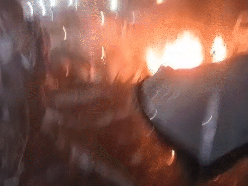 दिल्ली कार ब्लास्ट के दिल दहलाने वाले VIDEO:9 मौतें, सड़क पर बिखरे इंसानों के शरीर, जलती कारें; अस्पताल में ढेरों घायल