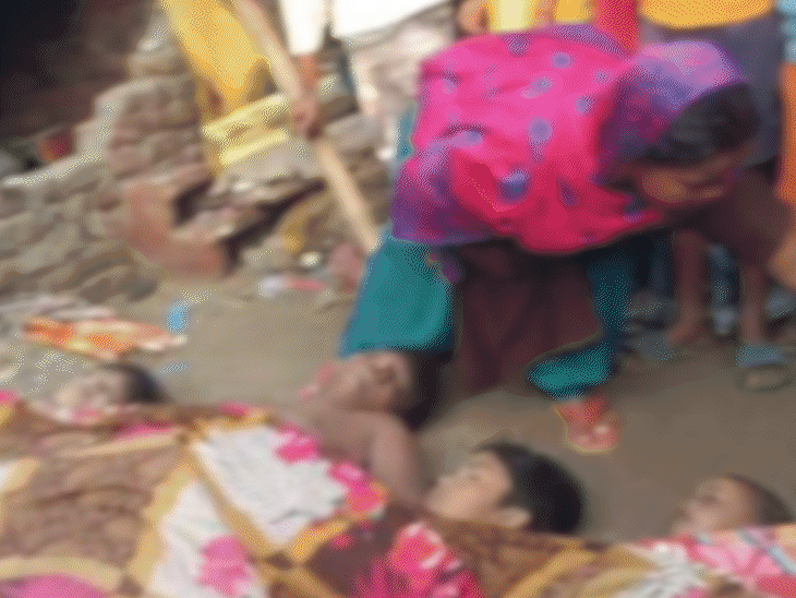 पटना में छत गिरी, परिवार के 5 लोगों की मौत:पति-पत्नी, 3 बच्चों की मलबे में दबने से जान गई; इंदिरा आवास योजना से बना था घर
