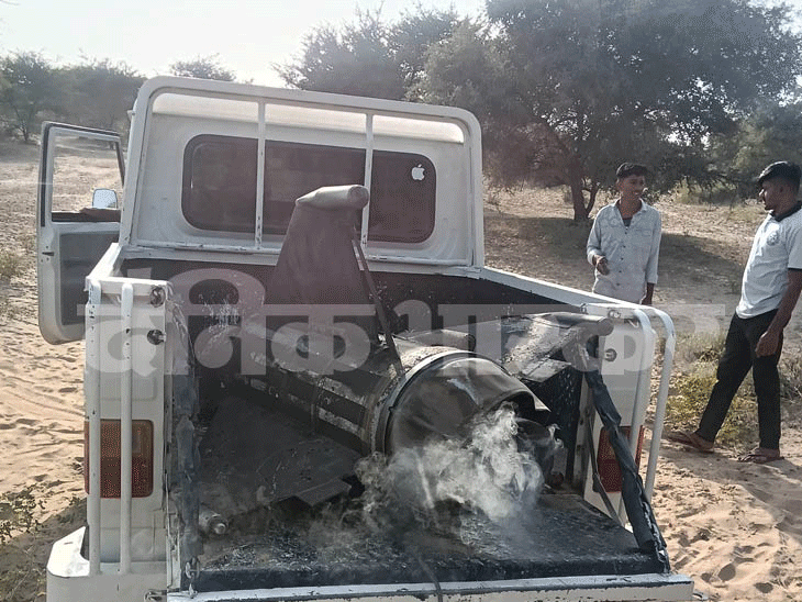 जैसलमेर में सेना की मिसाइल टारगेट से चूकी:गांव से 500 मीटर पहले गिरी, तेज धमाके से दहशत; सैन्य अभ्यास के दौरान हुई घटना