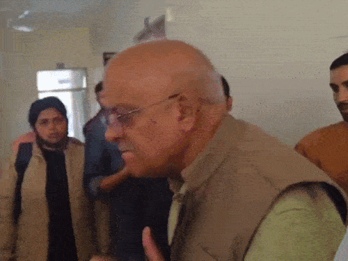 उत्तराखंड में जबरन VIDEO बनाने पर भड़के अधिकारी:सरकारी कार्यालय में महिला का फोन छीना, धक्कामुक्की की; बोले- शिक्षक भर्ती रोकने का दबाव बना रहे थे