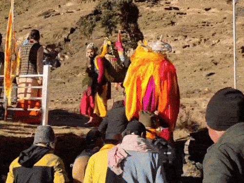 शीतकाल के लिए बंद बाबा मध्यमहेश्वर के कपाट:3 दिन की पैदल यात्रा कर डोली पहुंचेगी ऊखीमठ, ओंकारेश्वर में होंगे पांचों केदारों के दर्शन