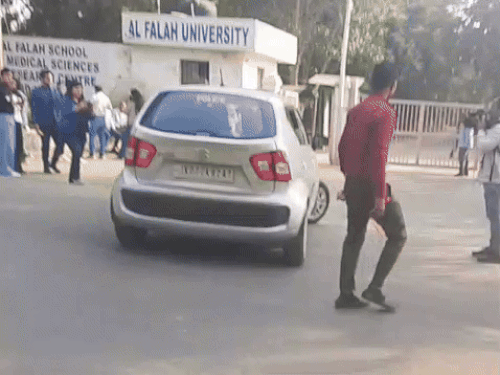 हरियाणा में लाल ईको स्पोर्ट्स कार की तलाश:दिल्ली ब्लास्ट में इसका भी इस्तेमाल हुआ; अल-फलाह यूनिवर्सिटी का एक और डॉक्टर वांटेड