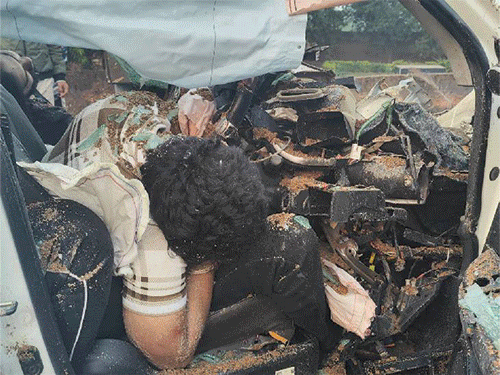 ट्रैक्टर-ट्रॉली में घुसी फॉर्च्यूनर, 5 की मौत:ग्वालियर में गाड़ी काटकर निकालने पड़े शव; मृतकों में एक प्रॉपर्टी कारोबारी का इकलौता बेटा