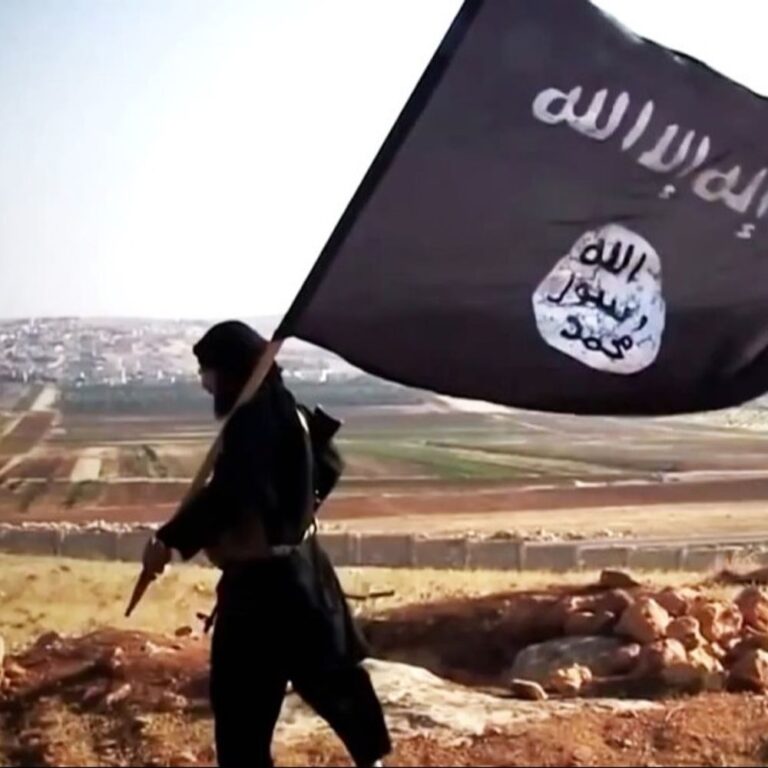 केरल में मां और लिव-इन पार्टनर पर UAPA केस:16 साल के बेटे को ISIS से जोड़ने का आरोप, चाचा बोले- पार्टनर दिखाता था वीडियो