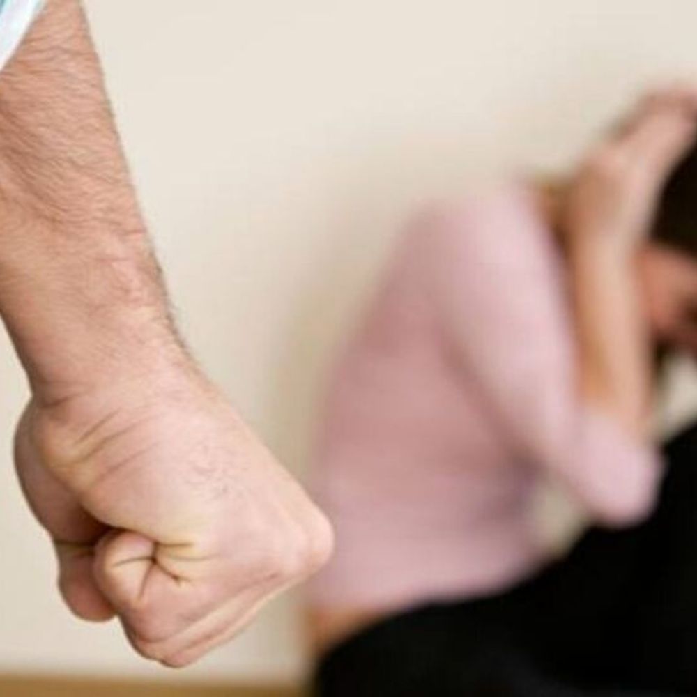 भारत में 30% महिलाओं ने पार्टनर से हिंसा झेली:15-49 एज ग्रुप की हर पांचवीं महिला पीड़ित; दुनिया में 84 करोड़ महिलाओं के साथ सेक्शुअल एब्यूज