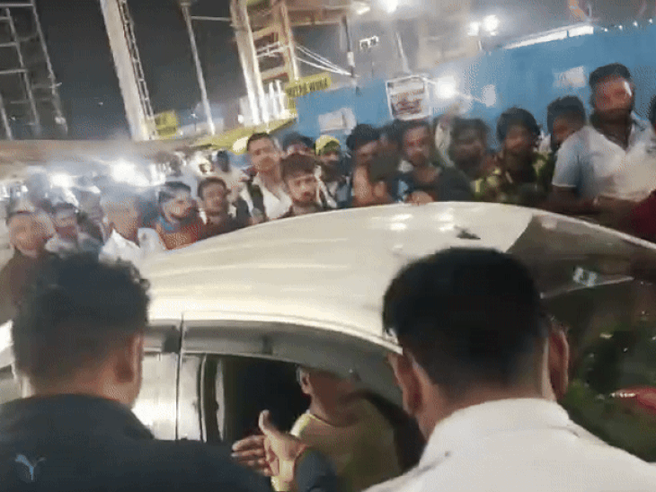 भोपाल रेलवे स्टेशन पर कार ने चार लोगों को रौंदा:आईटीबीपी जवान कर रहा था ड्राइव, लोगों ने आरोपी को पकड़कर पुलिस को सौंपा