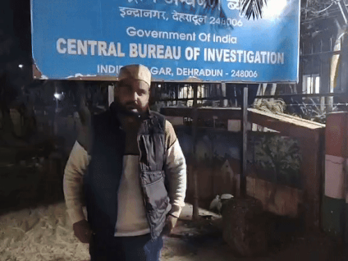 UKSSSC पेपर लीक मामले में बॉबी पंवार से पूछताछ:सुमन चौहान से संपर्कों पर किए सवाल, सभी भर्ती घोटालों की CBI जांच की मांग