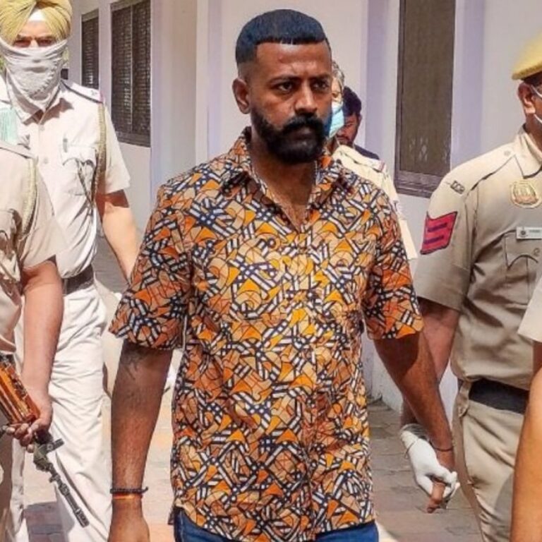 सुकेश चंद्रशेखर रंगदारी केस में ₹217 करोड़ देने को तैयार:कोर्ट में सेटलमेंट ऑफर दिया; शिकायतकर्ता ने ₹200 करोड़ की वसूली का आरोप लगाया