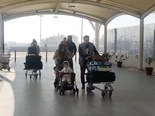 इंडिगो फ्लाइट्स, स्थिति सामान्य होने में 2 महीने लग सकते:चंडीगढ़ में 5 और अमृतसर में 11 फ्लाइट्स रद्द, चंडीगढ़ एयरपोर्ट पर कंट्रोल रूम बनाया