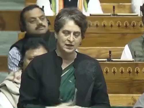 प्रियंका गांधी ने चंडीगढ़-शिमला फोरलेन का मुद्दा संसद में उठाया:कम ऊंचाई की रिटेनिंग वॉल और लैंडस्लाइड पर चिंता जताई, मंत्री से हस्तक्षेप मांगा