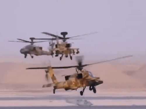 भारत-पाकिस्तान बॉर्डर से सटे एयरबेस पर होंगे अपाचे हेलिकॉप्टर तैनात:जैसलमेर में हुए 2 युद्धाभ्यास में थे शामिल; एक साथ 256 टारगेट सकते है ट्रैक